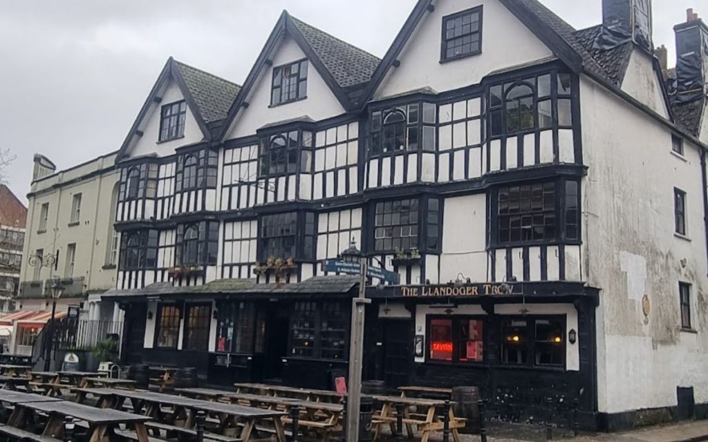 Llandoger Trow: Bristol's Haunted Pirate Pub 1 Llandoger Trow, Bristol